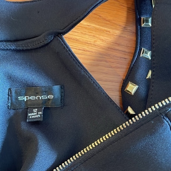 Spense black fitted Sz 12 dress with gold toned embellishments around collar - Picture 5 of 9